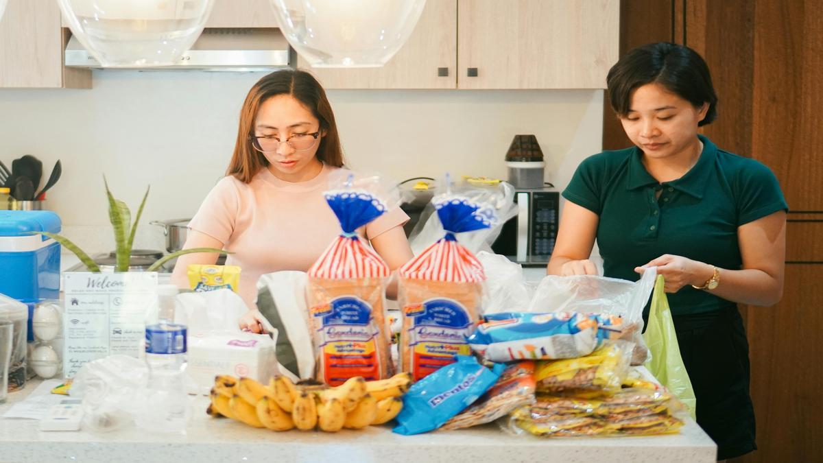 Renove a cozinha com pintura e revestimentos econômicos